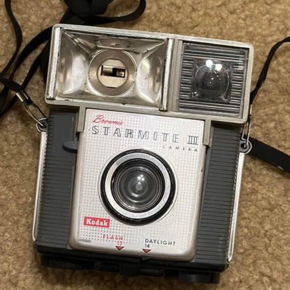 Kodak Eastman: Brownie Starmite II With Original Strap - Picture 1 of 9